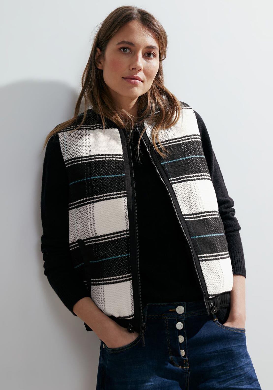 Check Cecil Quilted McElhinneys - Black Gilet, Reversible