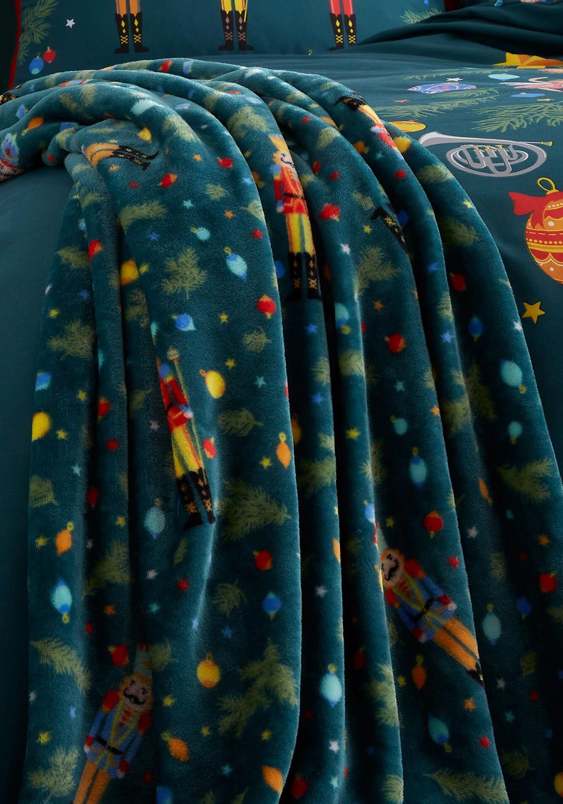 Catherine Lansfield Christmas Nutcracker Throw, Green Multi McElhinneys