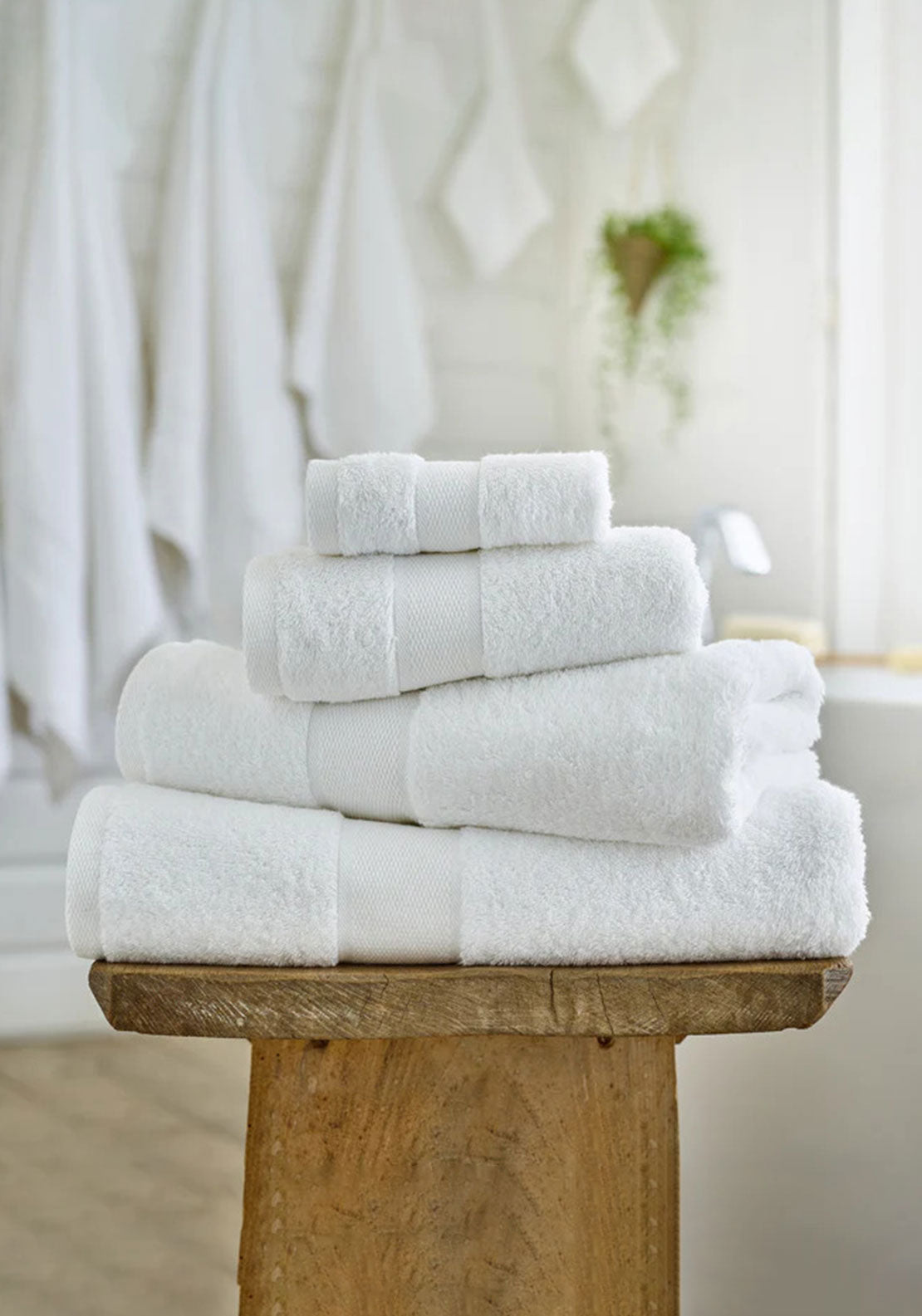 EMBRACE HAND TOWEL WHITE