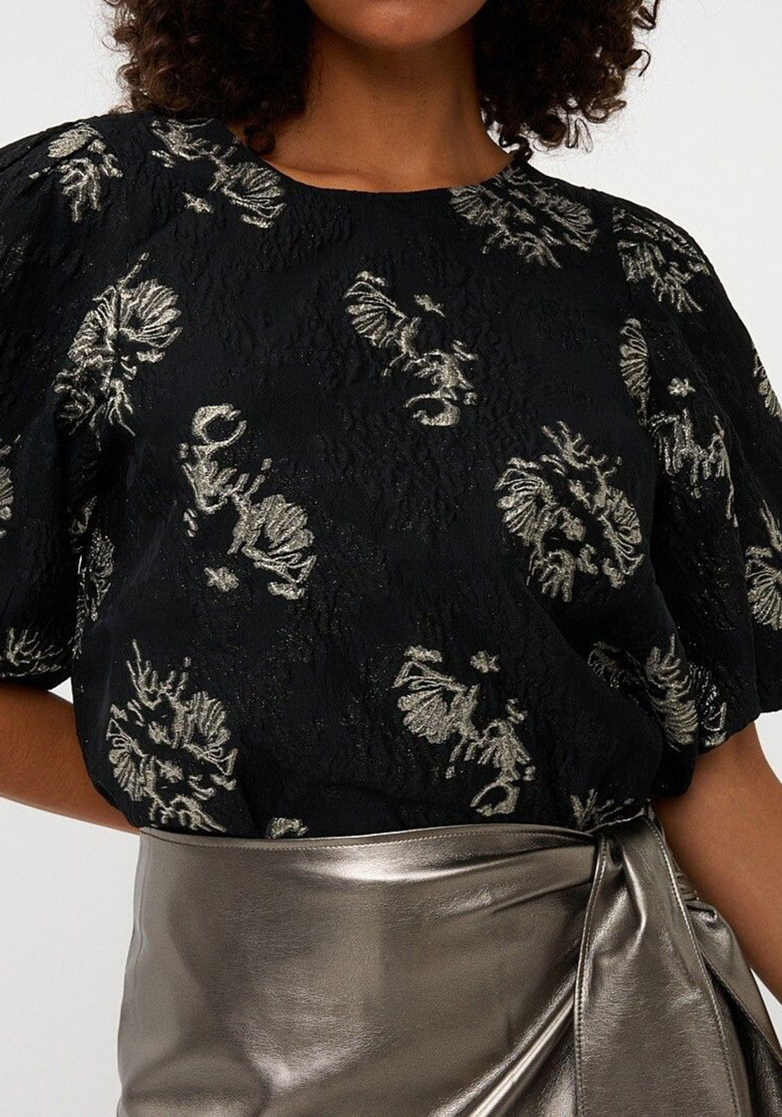 Esqualo Jacquard Puff Sleeve Top, Black