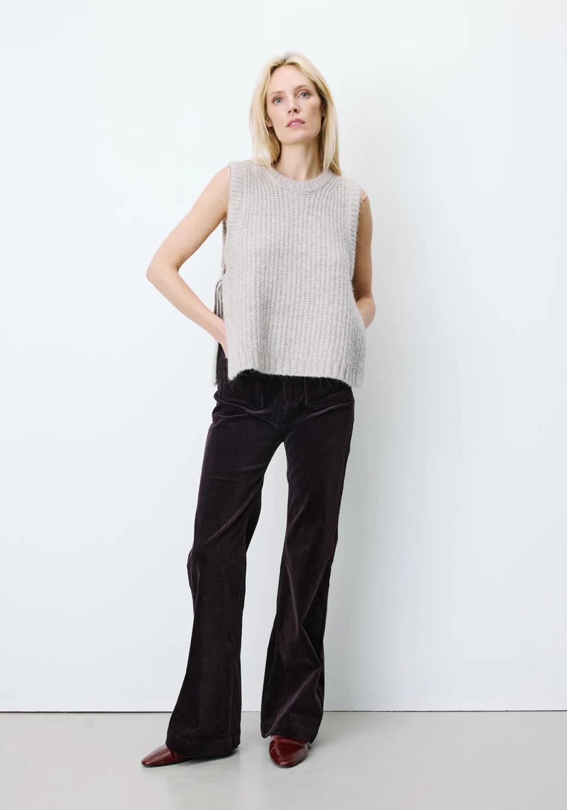 Grace & Mila Argan Sleeveless Sweater, Grey