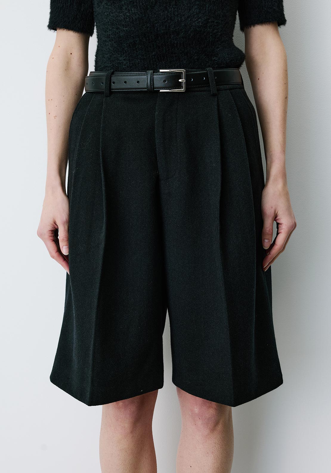 Grace & Mila Bradi Relaxed Tailored Wide Leg Shorts, Charcoal Black