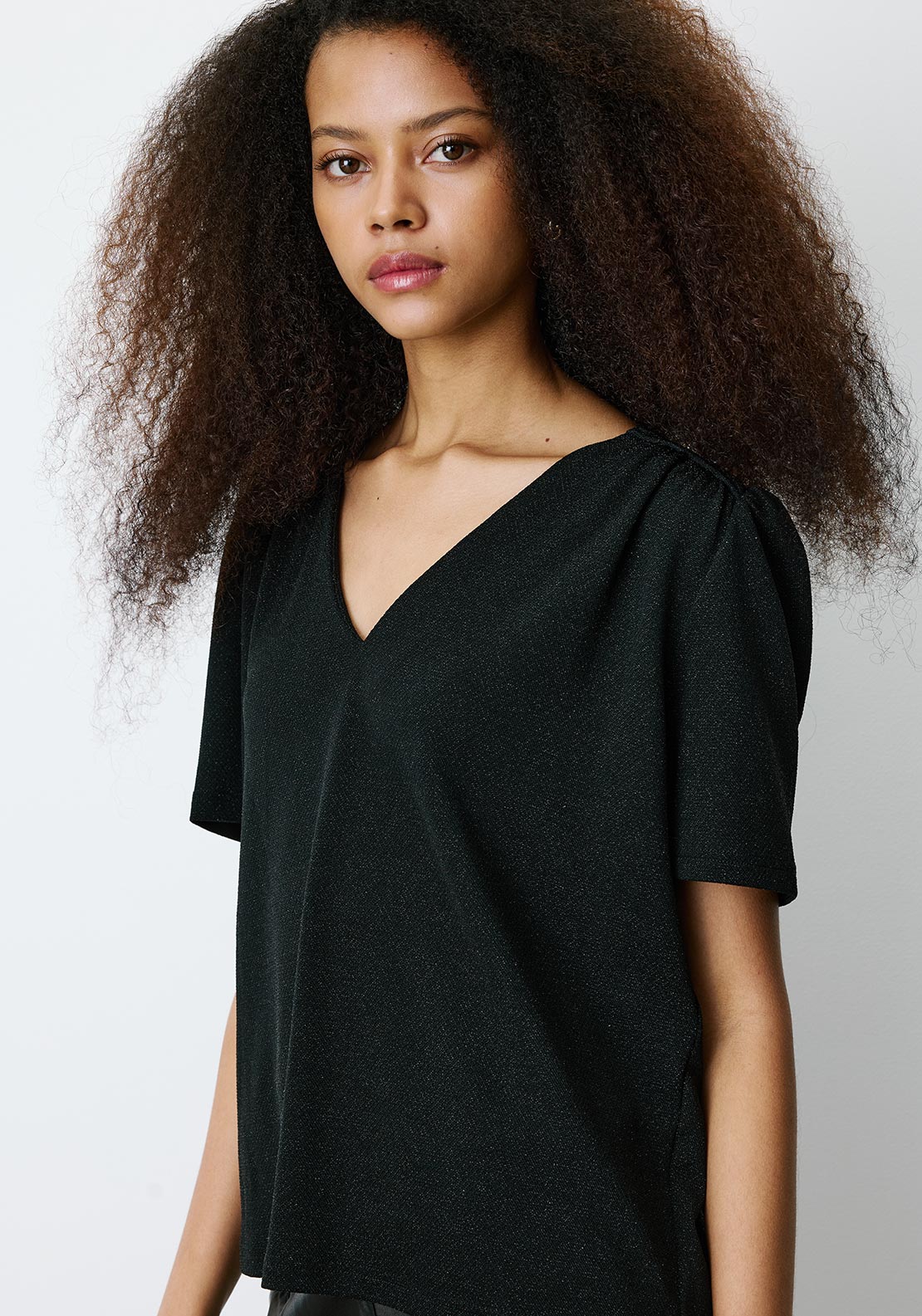 Grace & Mila Basilic V Neck Lurex Top, Black
