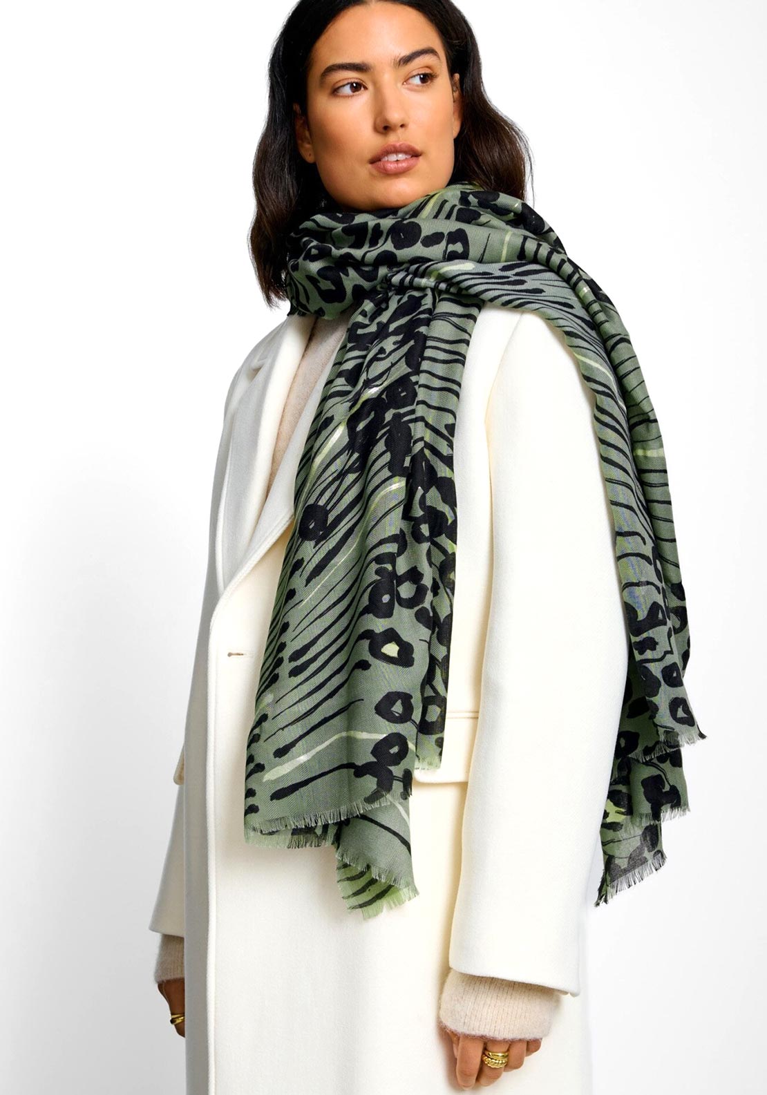 PRNTED FOL SCARF ABSTRACT ANMAL