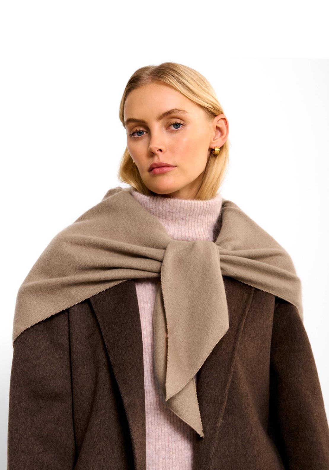 TRANGLE BLANKET SCARf
