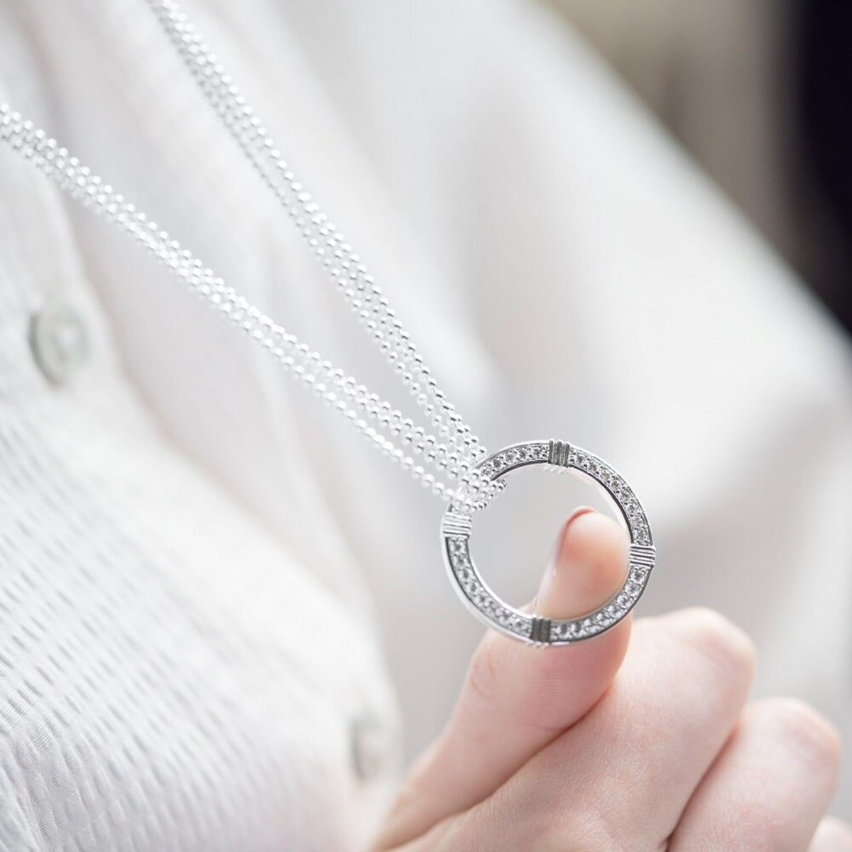Newbridge Pendant & Spectacle Holder, Silver