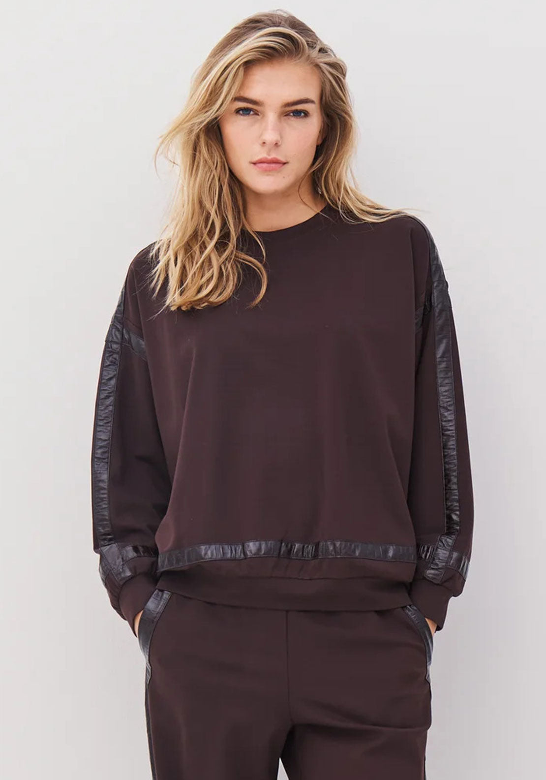 NU ATHEA SWEATSHIRT