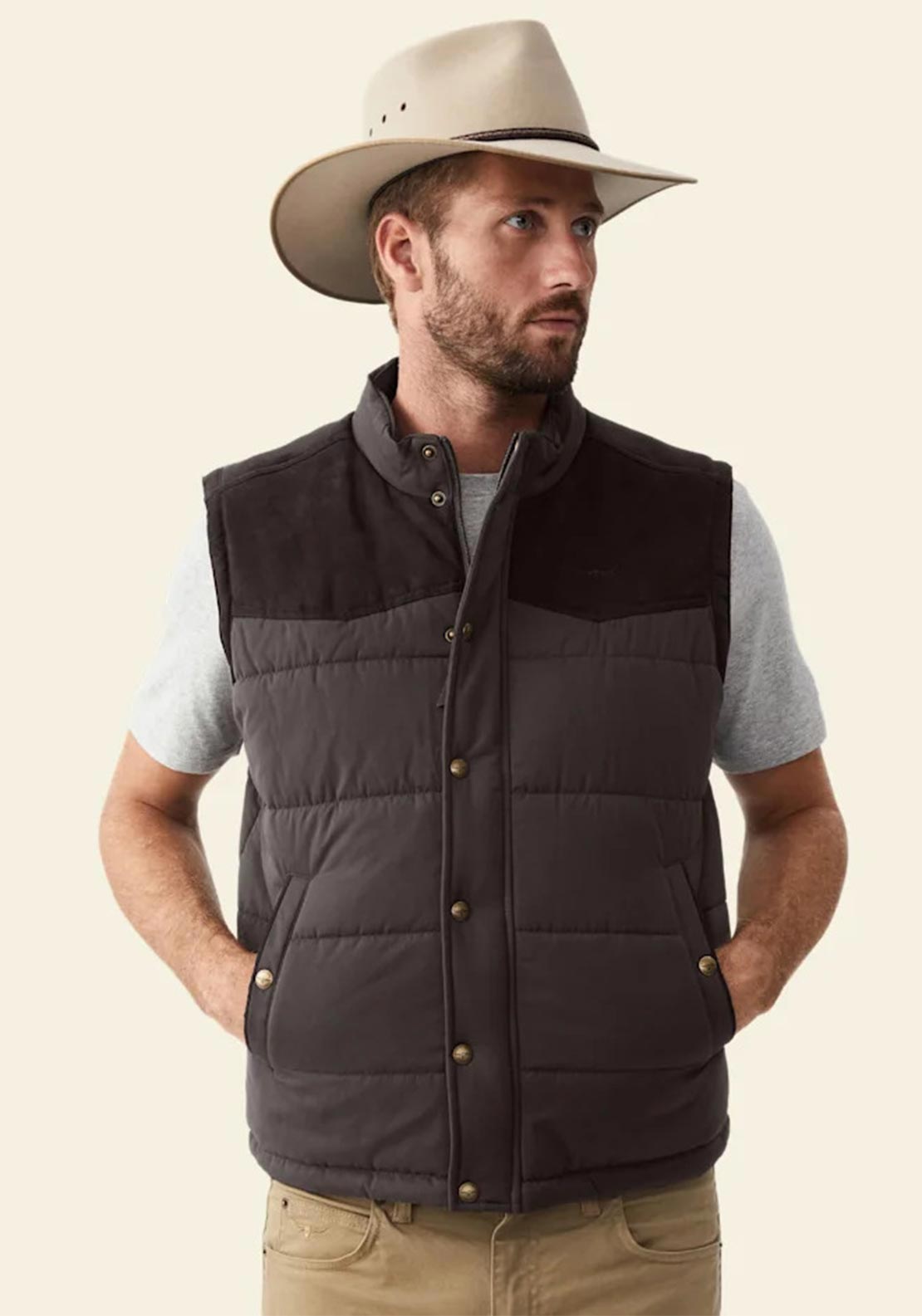 R.M WILLIAMS Carnarvon Gilet, Chocolate Brown