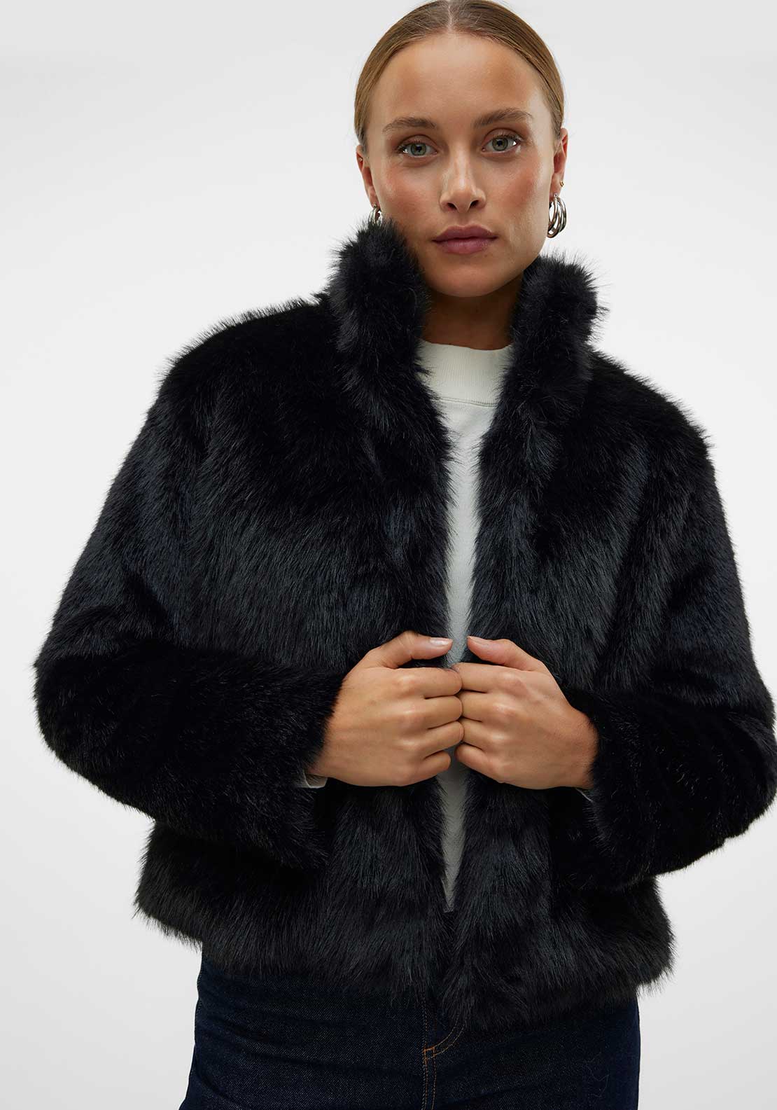 Vero Moda Monroe Short Faux Fur Jacket, Black