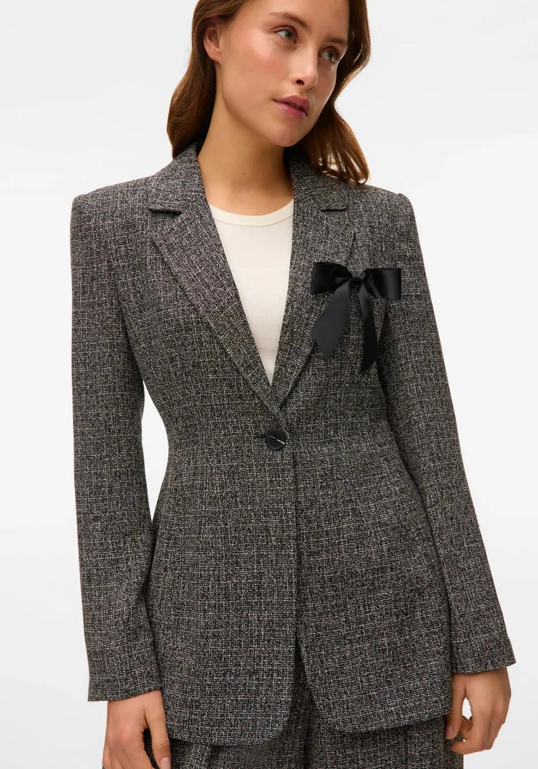 Vero Moda Perle Long Sleeve Fitted Bow Blazer, Black