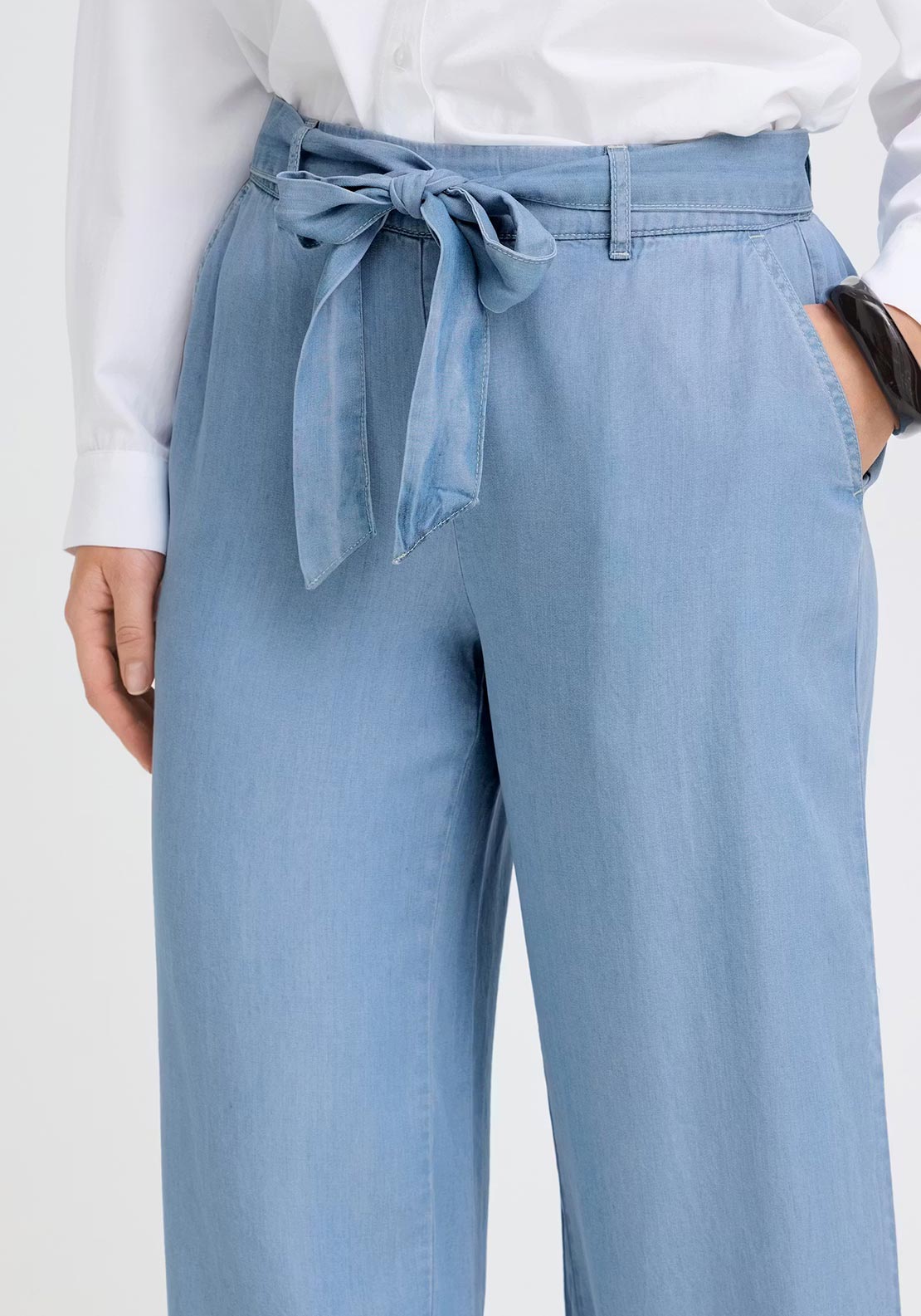 B. Young Kosmo Cropped with Belt Trousers, Light Blue