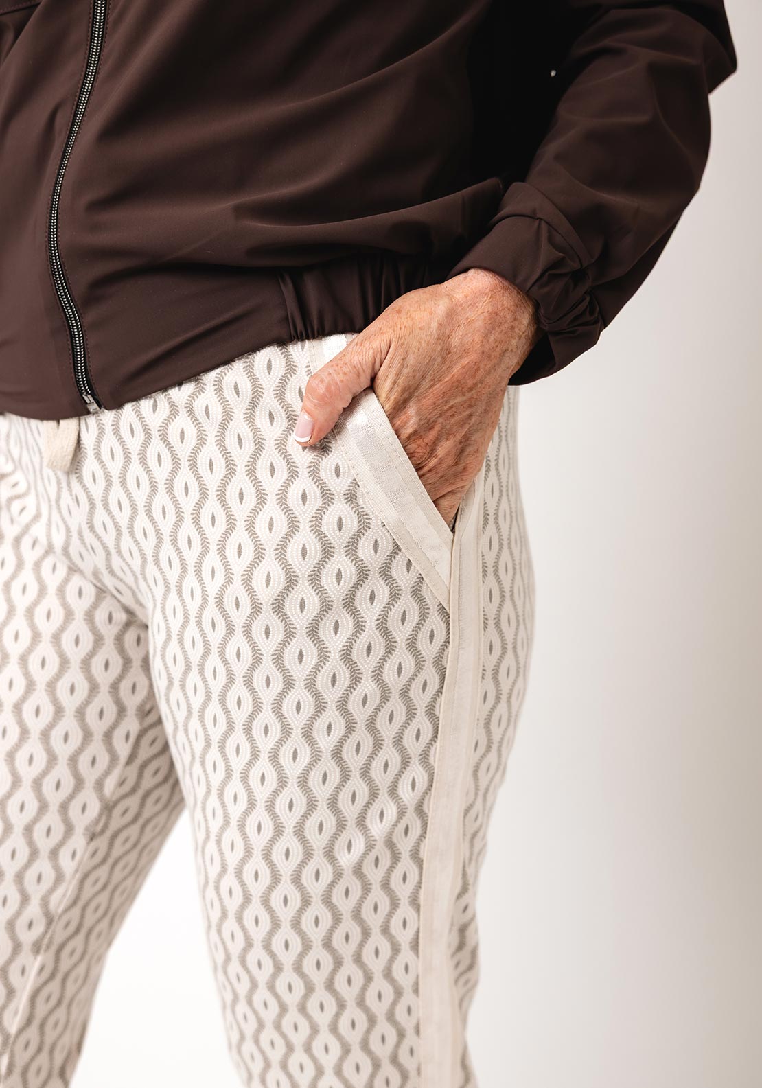 d.e.c.k by Decollage Slim Fit Joggers, Beige