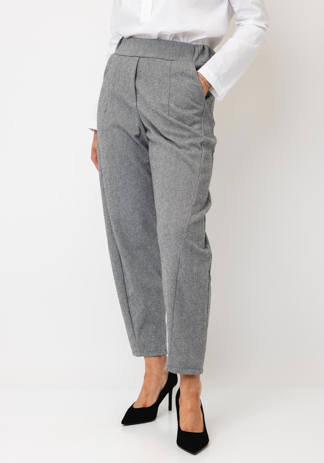 d.e.c.k by Decollage Herringbone Barrell Trousers, Light Grey