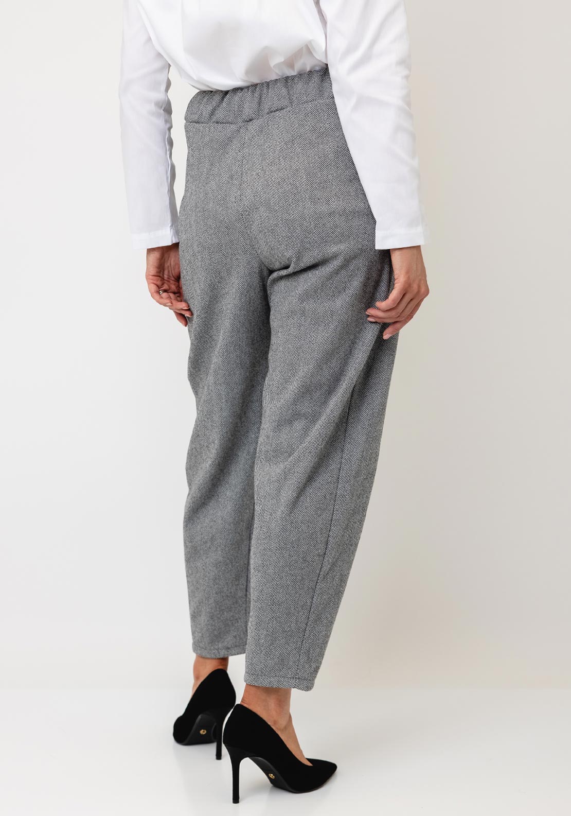 d.e.c.k by Decollage Herringbone Barrell Trousers, Light Grey