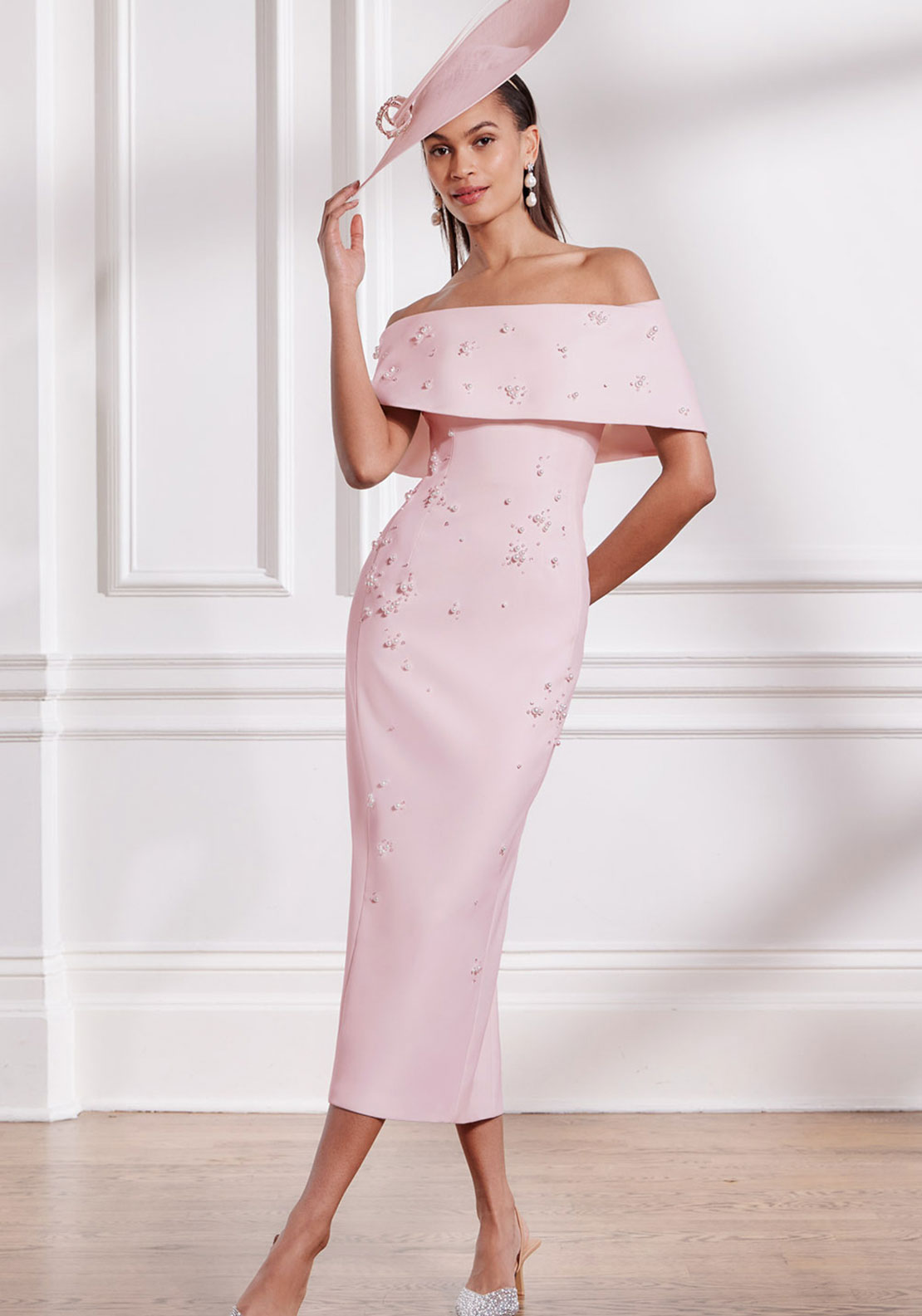 strapless open back dress In The Style - Satin Bardot Ruched Maxi Dress - Rose Pink