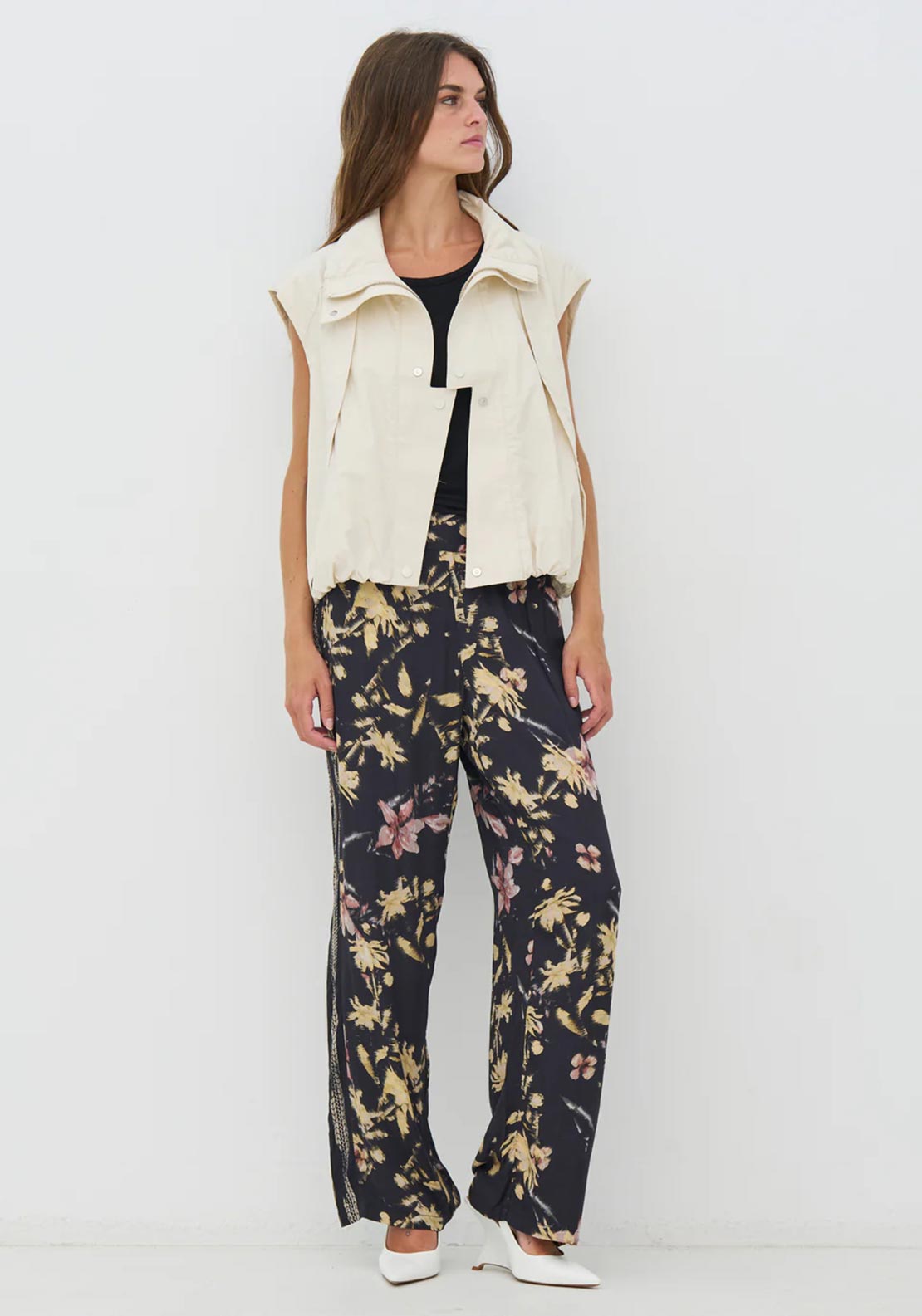 NU Denmark Chelsea Sleeveless Vest, Cream