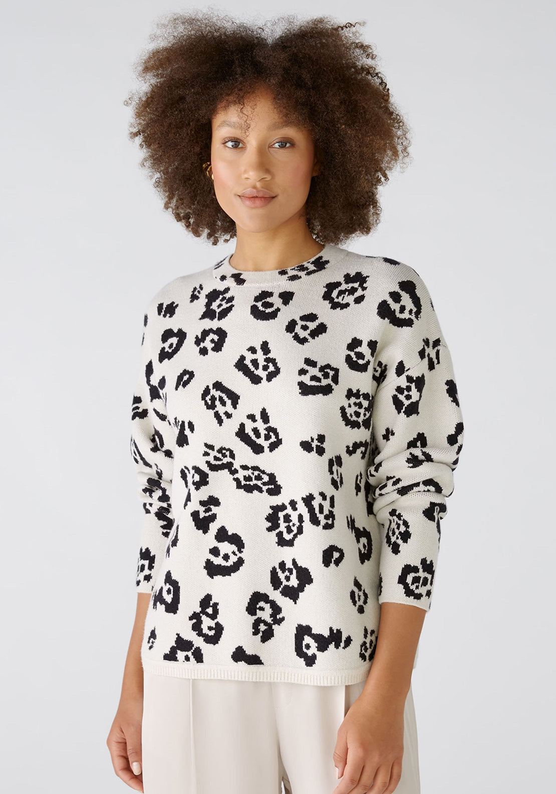 Oui T Knitted Ecru and Black Jumper 75751 0109