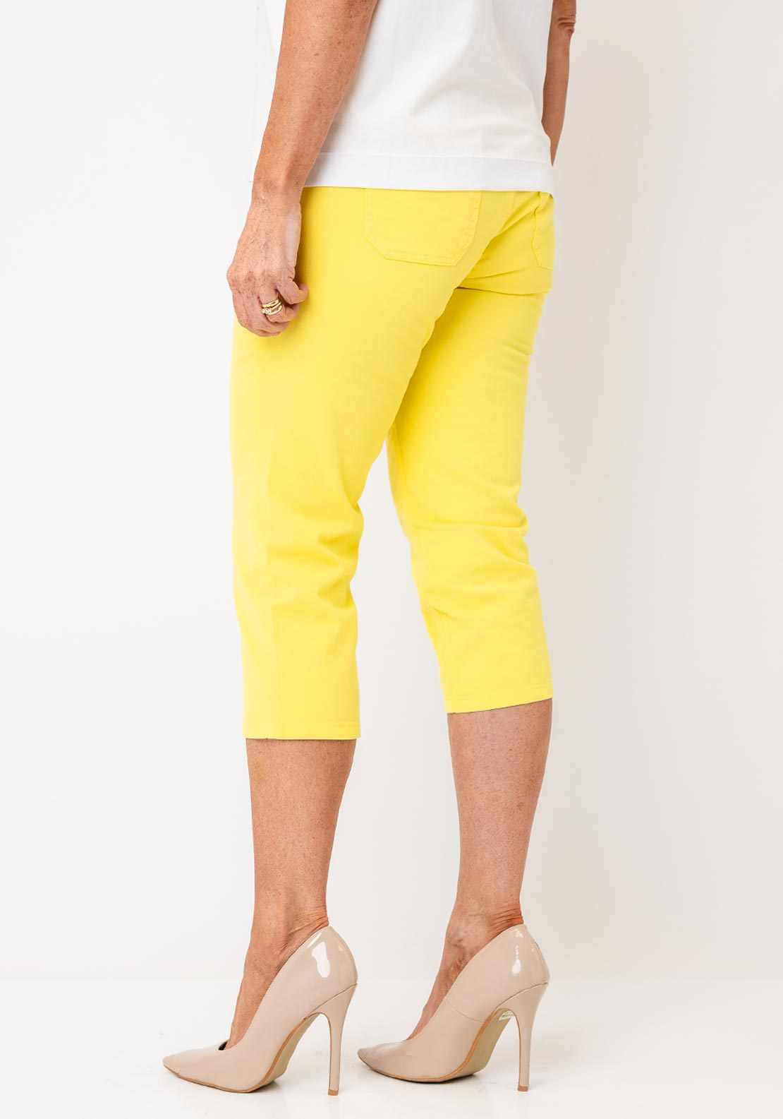 Oui Cropped Low Rise Capri Trousers, Yellow