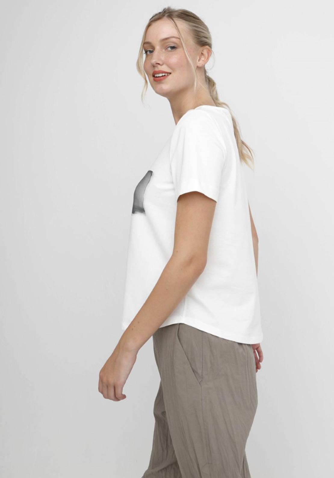 Ozai N Kú Abstract Graphic Print T-Shirt, White