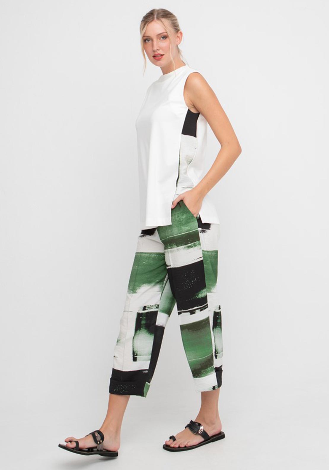 Ozai N Kú Contrast Side Panel Tank Top, White Multi