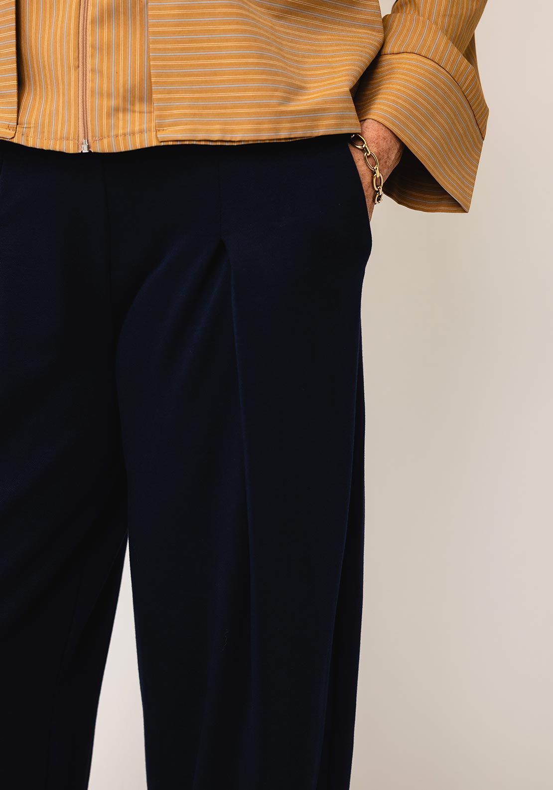 Ozai N Kú Elastic Waist Tapered Trousers, Black