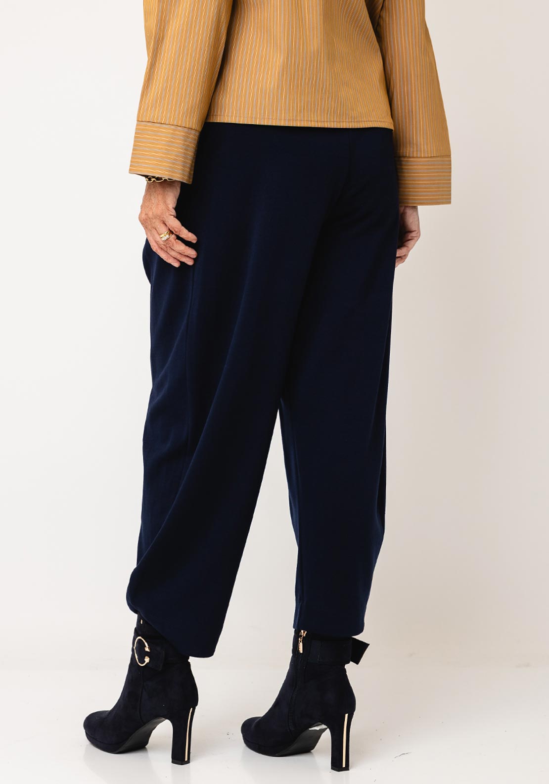 Ozai N Kú Elastic Waist Tapered Trousers, Black
