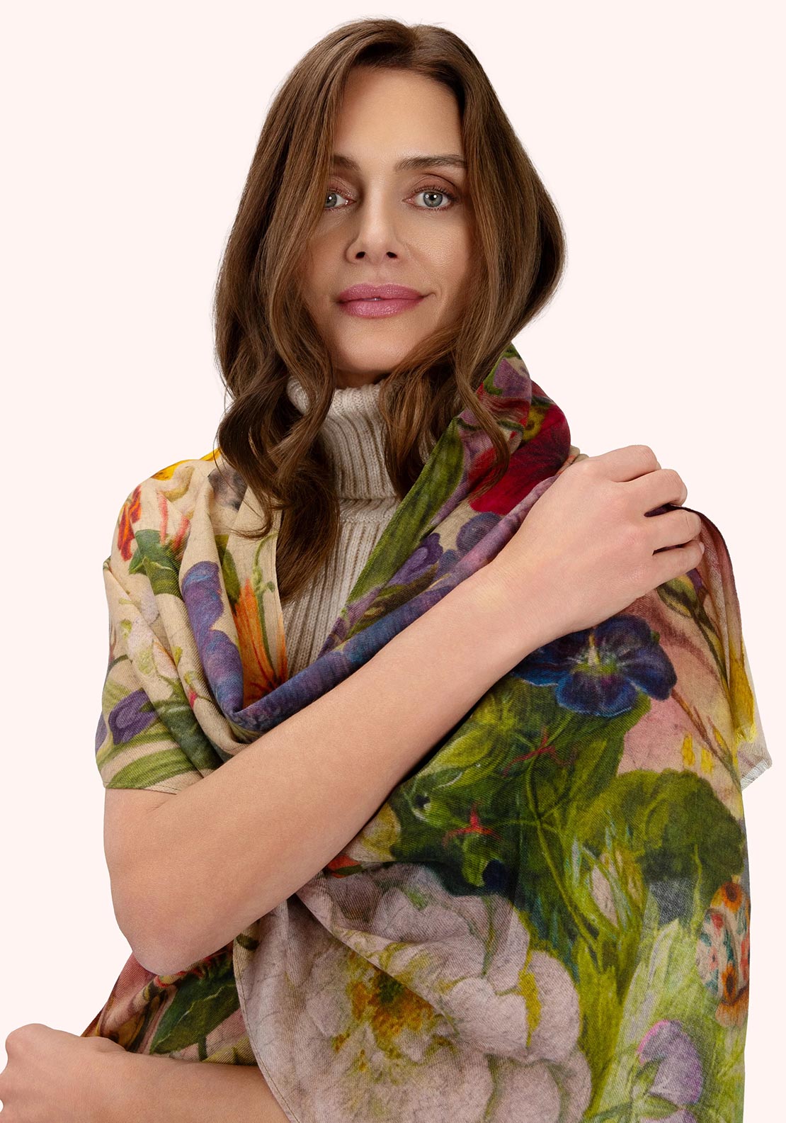 AUTUMN POSY IN CREAM WOOL