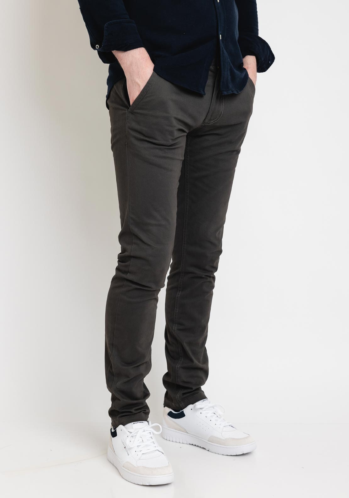 XV Kings by Tommy Bowe Kiwi Chinos, Lead McElhinneys