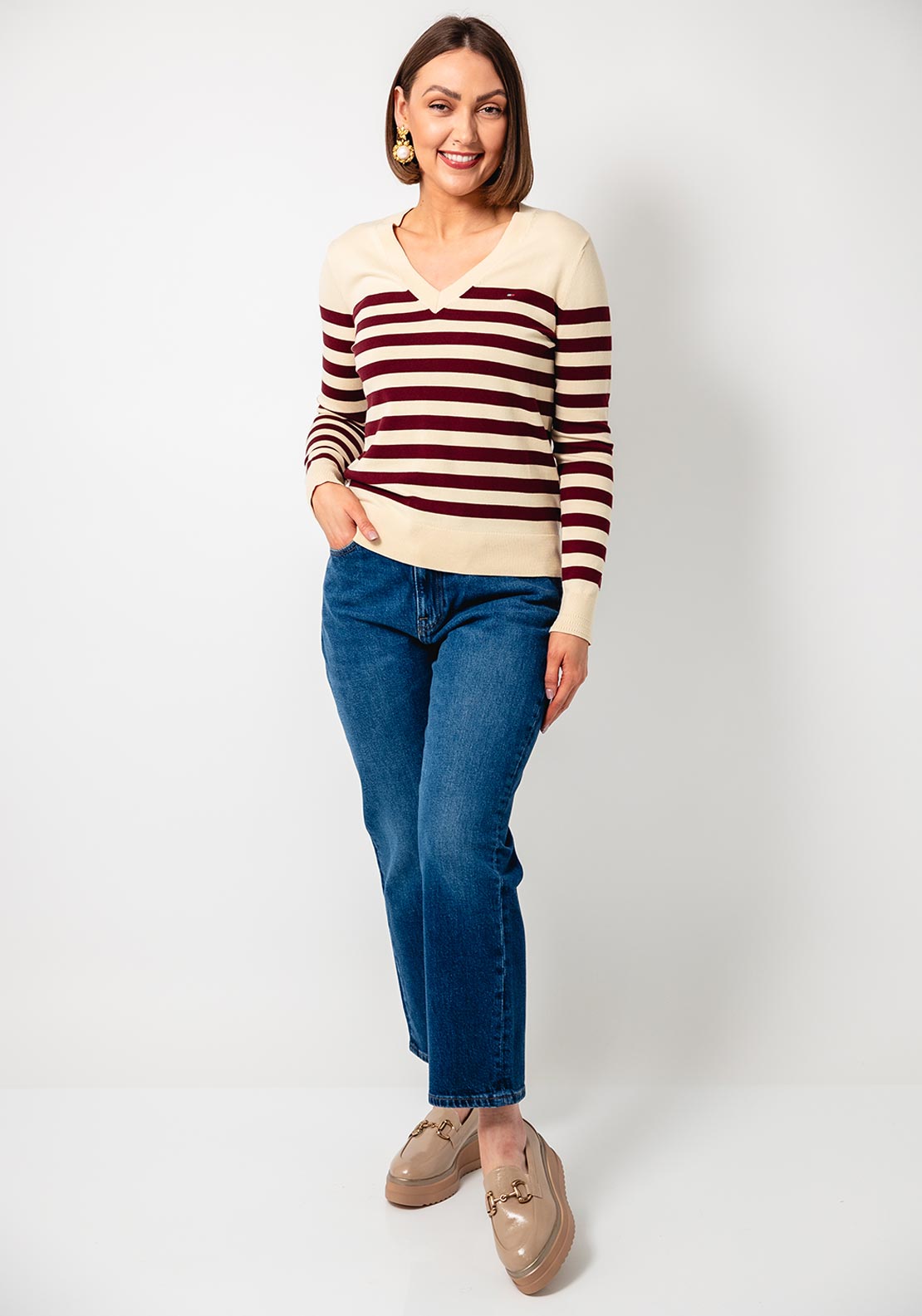 Tommy Hilfiger Womens V-Neck Jersey Stitch Sweater, Beige & Wine