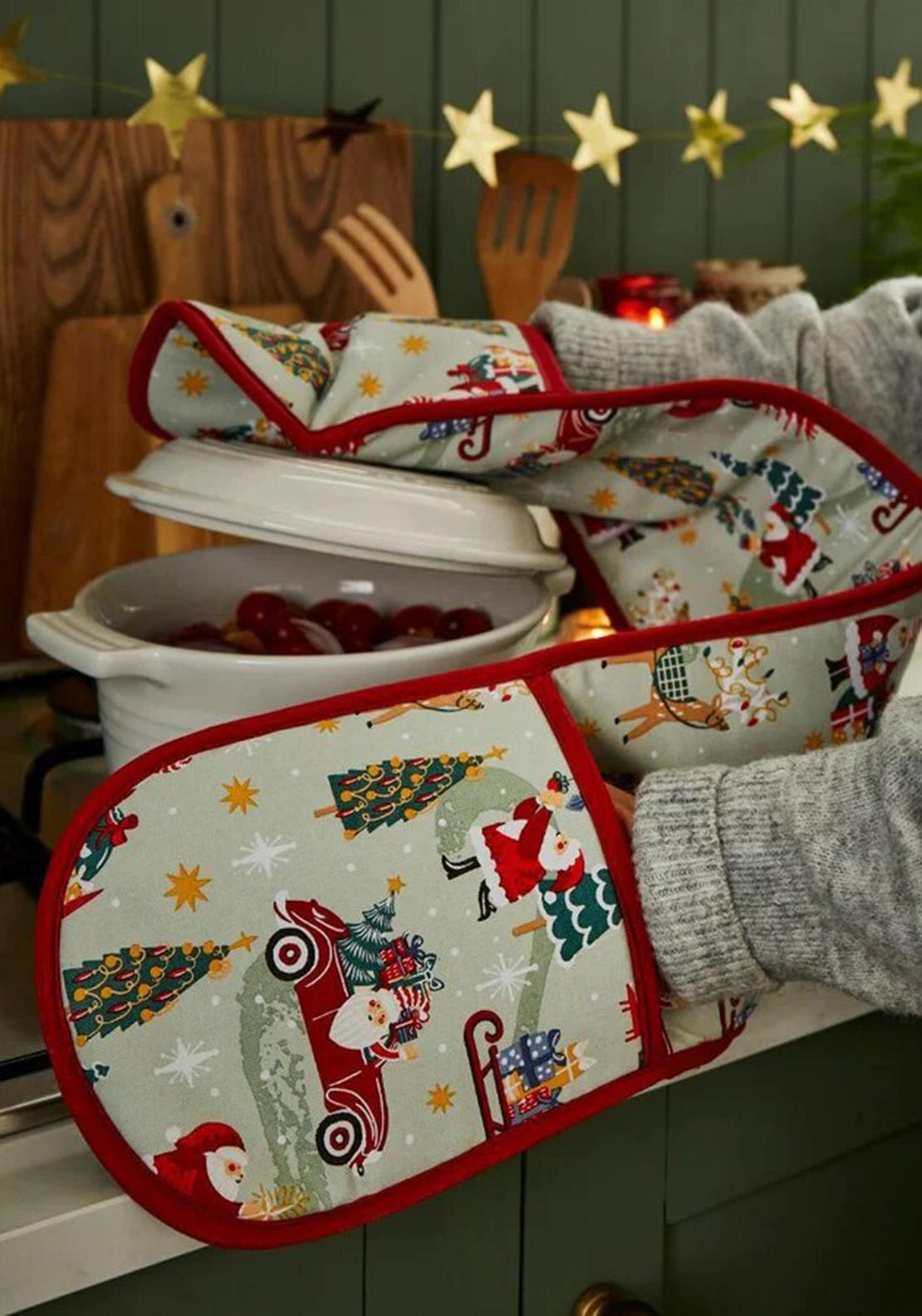 Ulster Weavers ‘Tis the Season Double Oven Glove, Green Multi