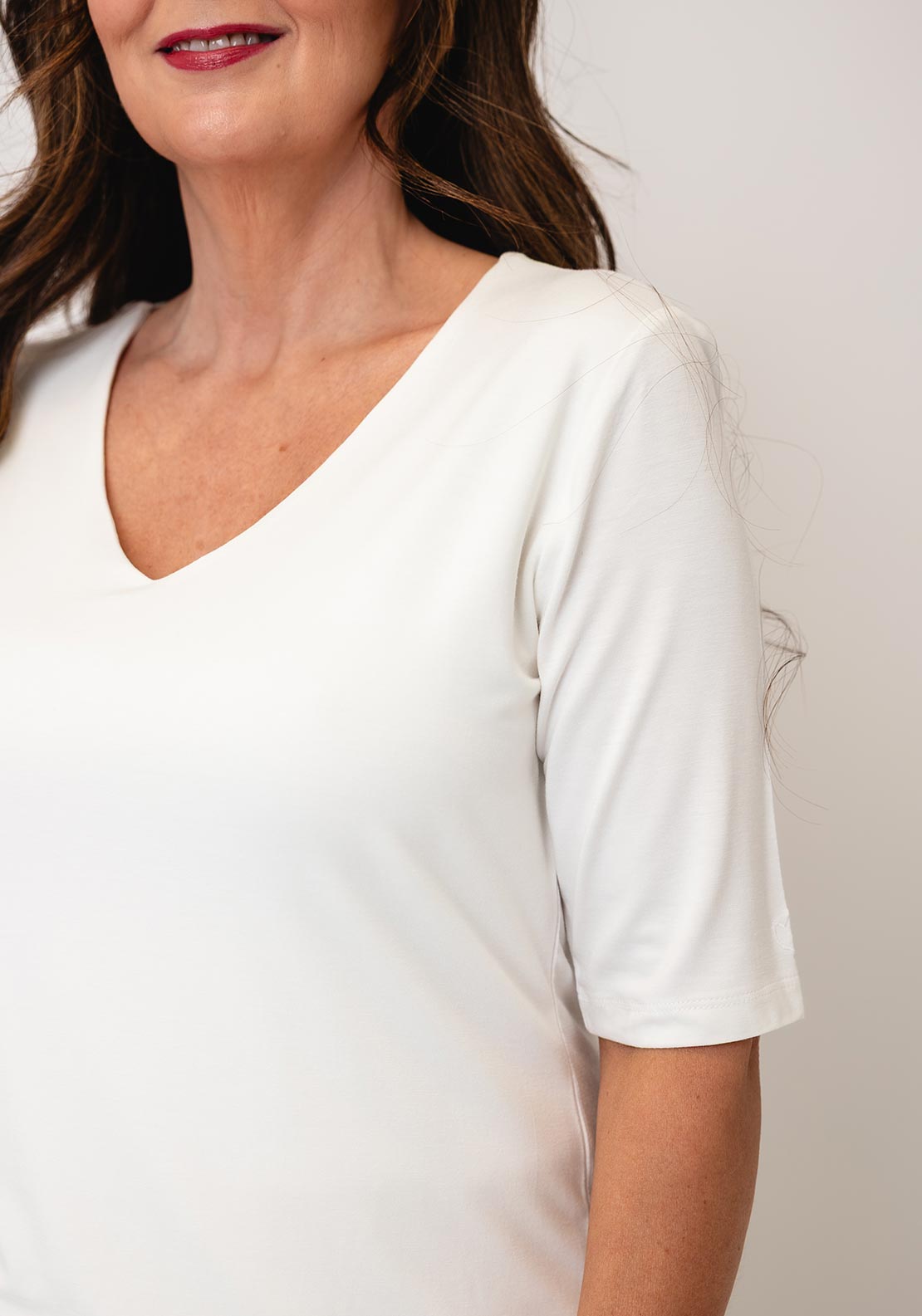 Yest V-Neck Basic T-Shirt, White