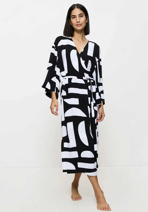 Triumph Beach My Wear Tunic Cover Up, Black