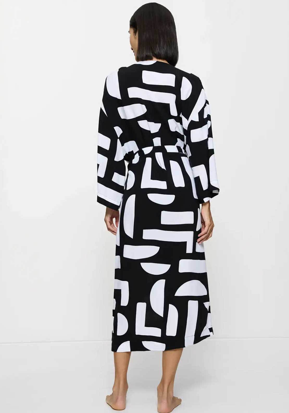 Triumph Beach My Wear Tunic Cover Up, Black