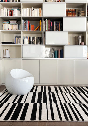 AFK Living Tapis Interval Large Striped Rug, Black & White