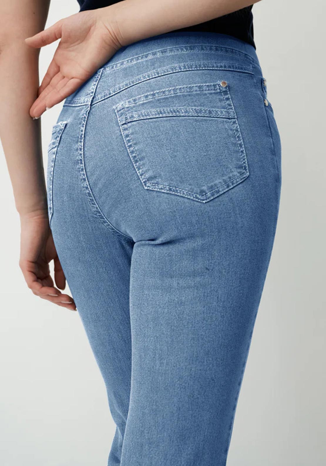 Anna Montana Angelica Jump in Slim 7/8 Jeans, Light Blue