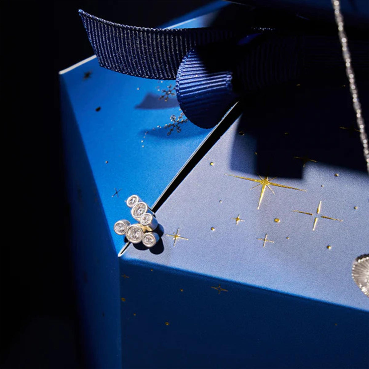 ChloBo The Christmas Exclusive Cracker, Silver