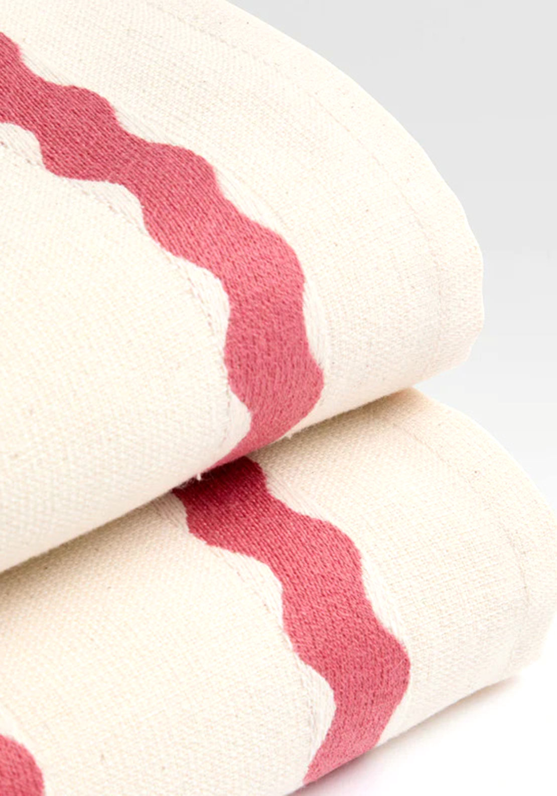 TAKEAWAY BEACH TOWEL EARTH RED