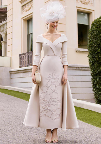 club midi dresses Couture Club Sweetheart Neckline Tailored Midi Dress, Champagne