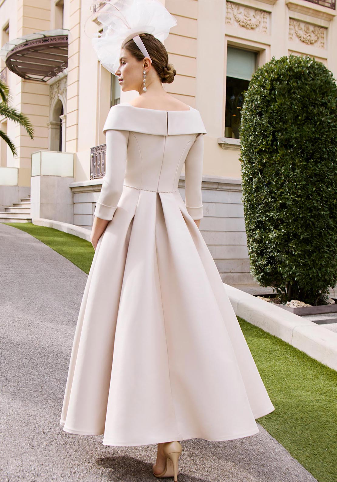 Couture Club Sweetheart Neckline Tailored Midi Dress, Champagne - McElhinneys Couture Club Sweetheart Neckline Tailored Midi Dress, Champagne - McElhinneys