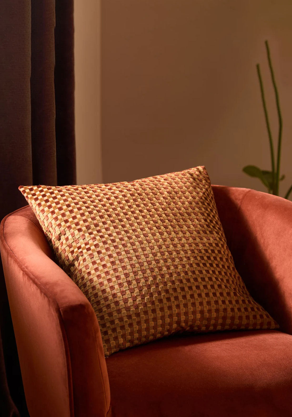 CHECKERED VELVET CUSHIONS CHOC