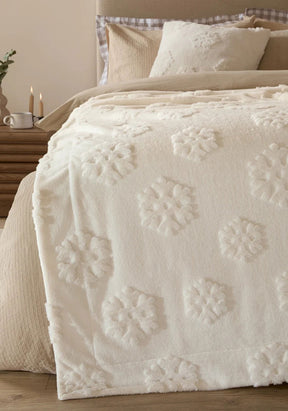 SNOWFLAKES FUR THROW SNOW  WHITE 150 X 200
