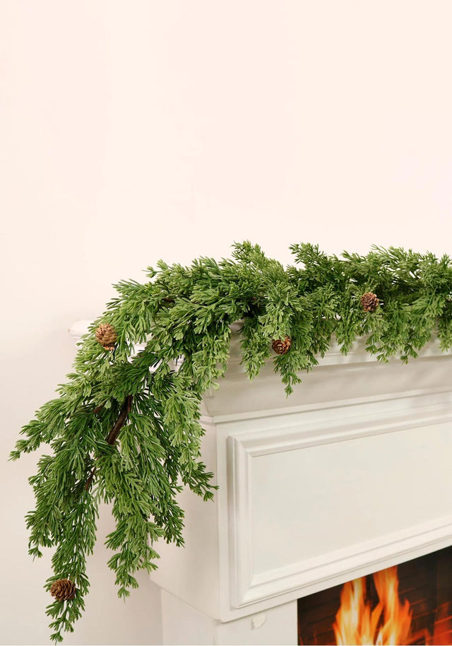PREMIUM SCOTCH PINE GARLAND