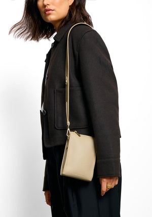 AVERY SLM CROSSBODY BAG  Lght Taupe