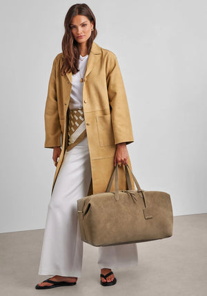 SOHO WEEKEND BAG TAUPE  SUEDETE