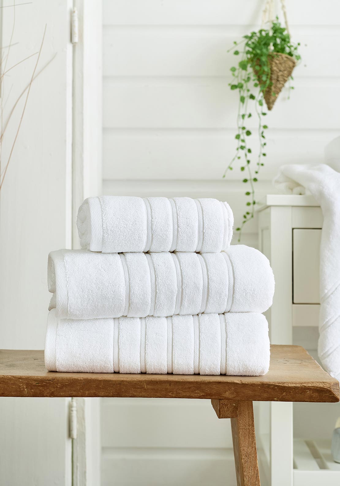 The Lyndon Company Rainham Cotton Towel, White