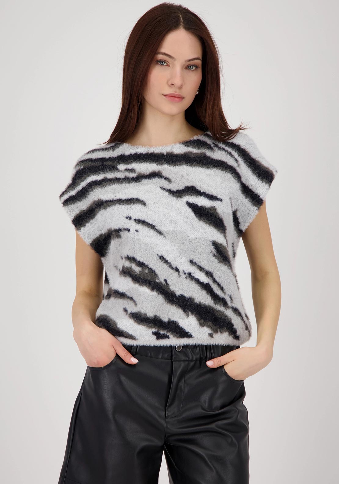 MONARI ROUNDNECK PULLUNDER