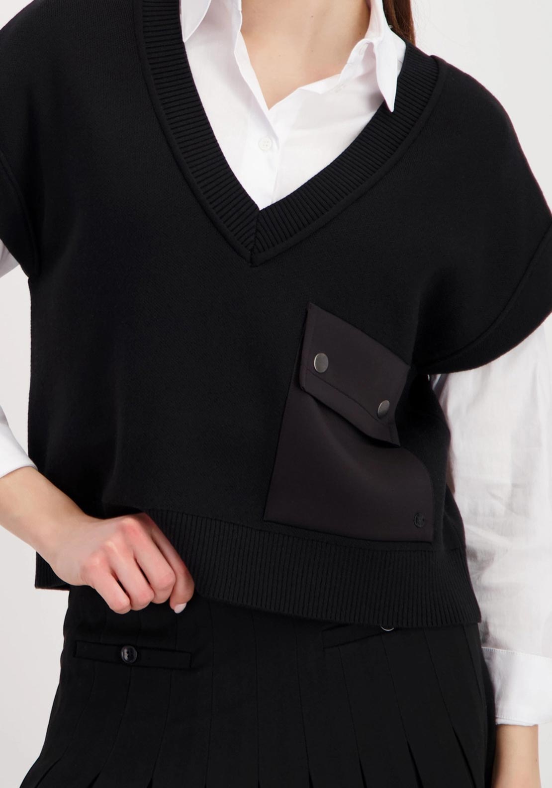 MONARI V NECK PULLUNDER