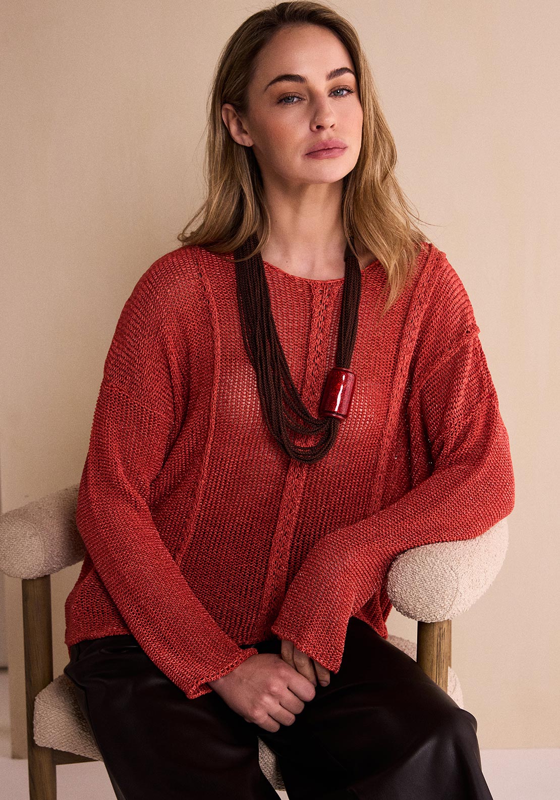 NAYA ROUND NECK KNIT