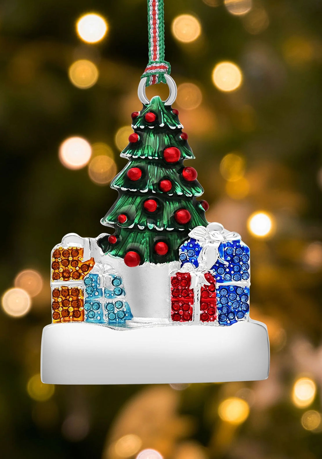 CHRISTMAS TREE WITH GIFTS