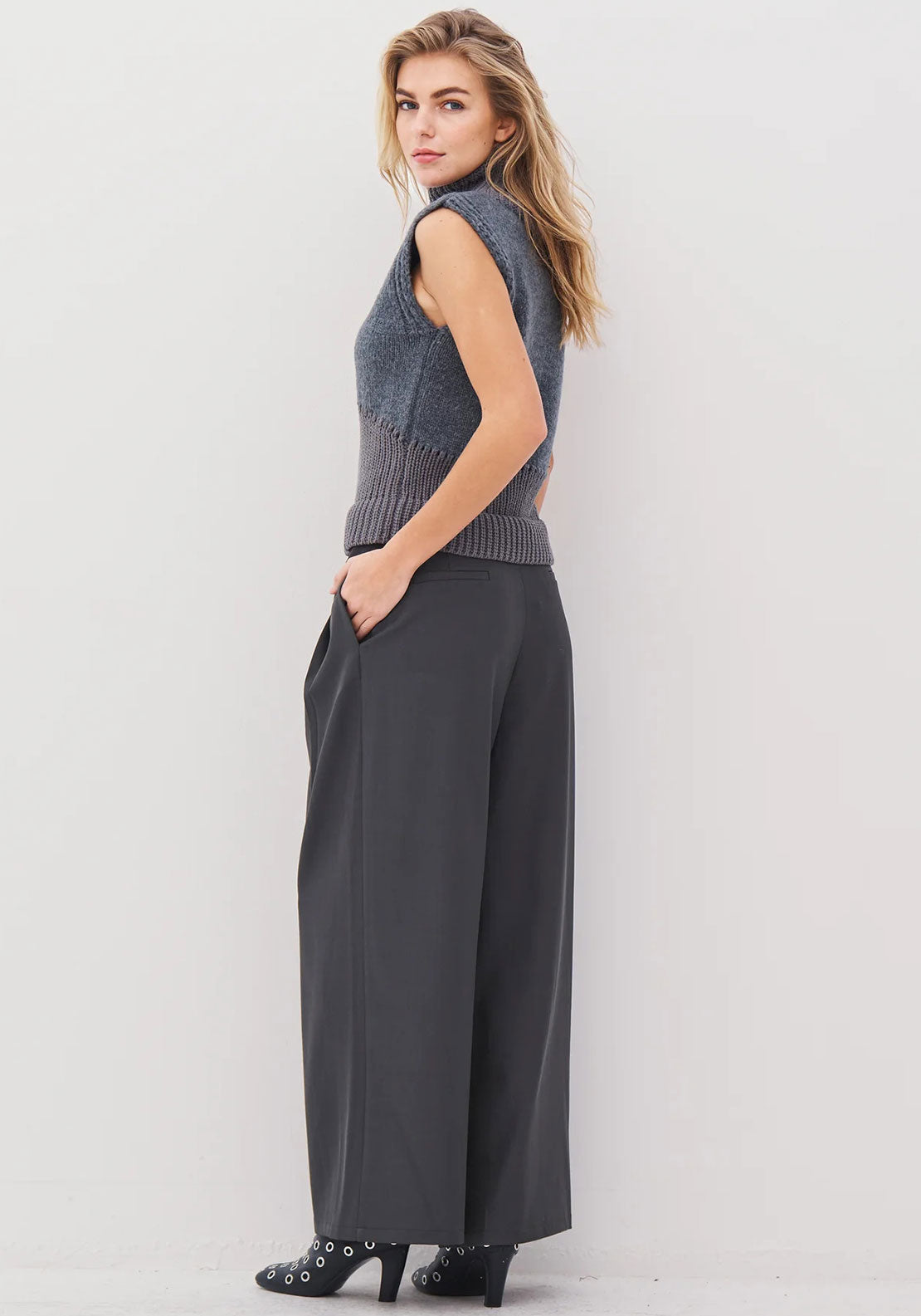 NU ARIEL TROUSERS